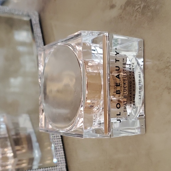 JLo Hydrating cream - Picture 1 of 1